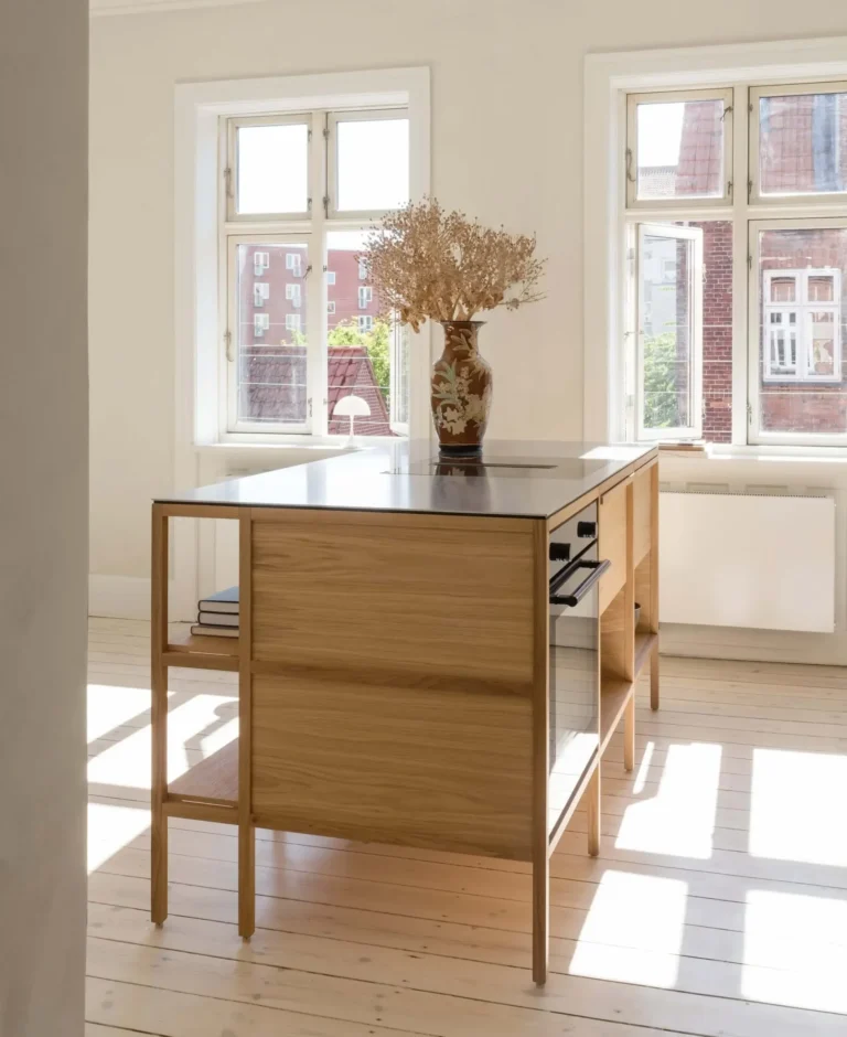japandi kitchen in 25x25 workshop kitchen design