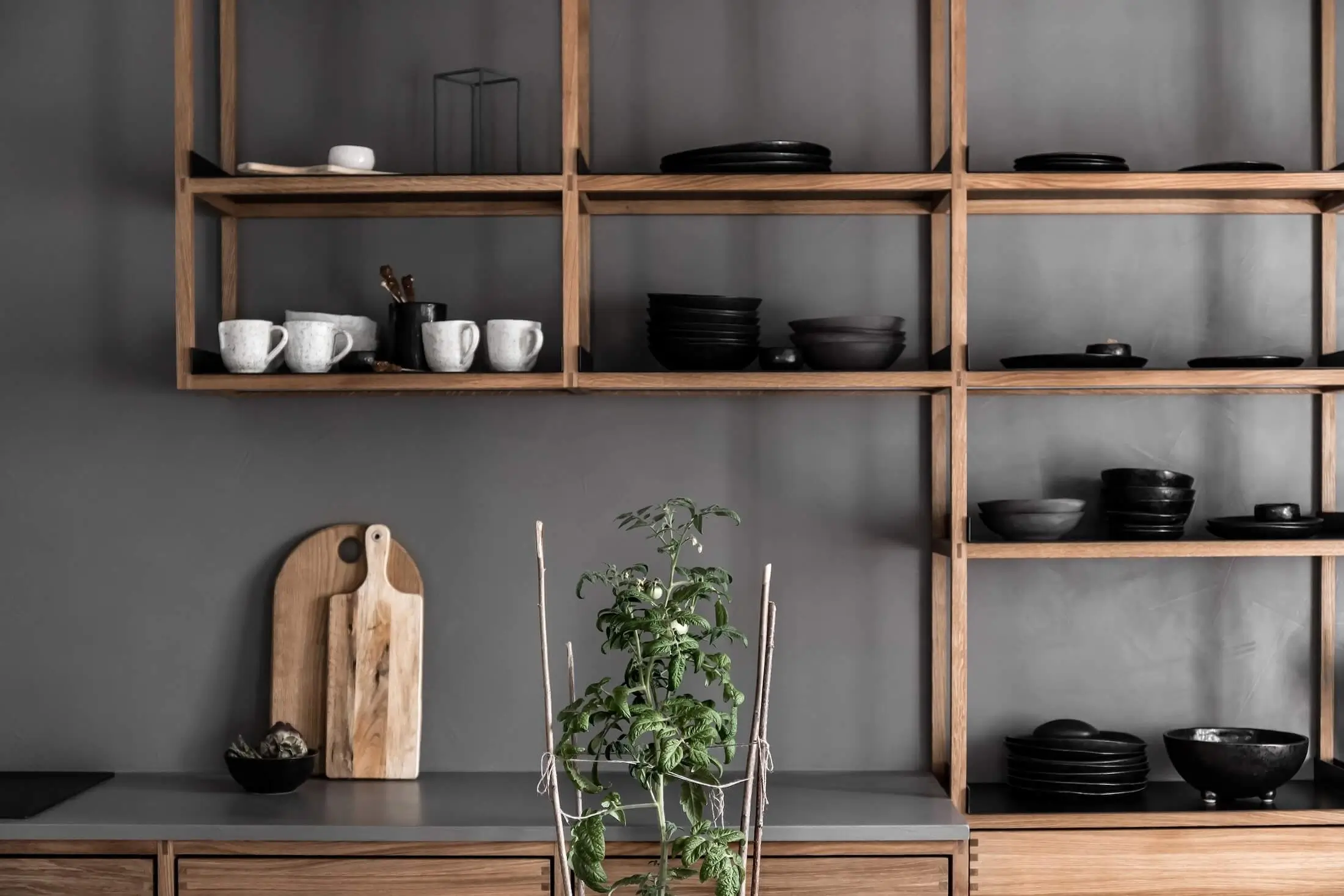 25x25 shelves blending into kitchen 19 25x25 shelves for minimal kitchen interior by Kongacph