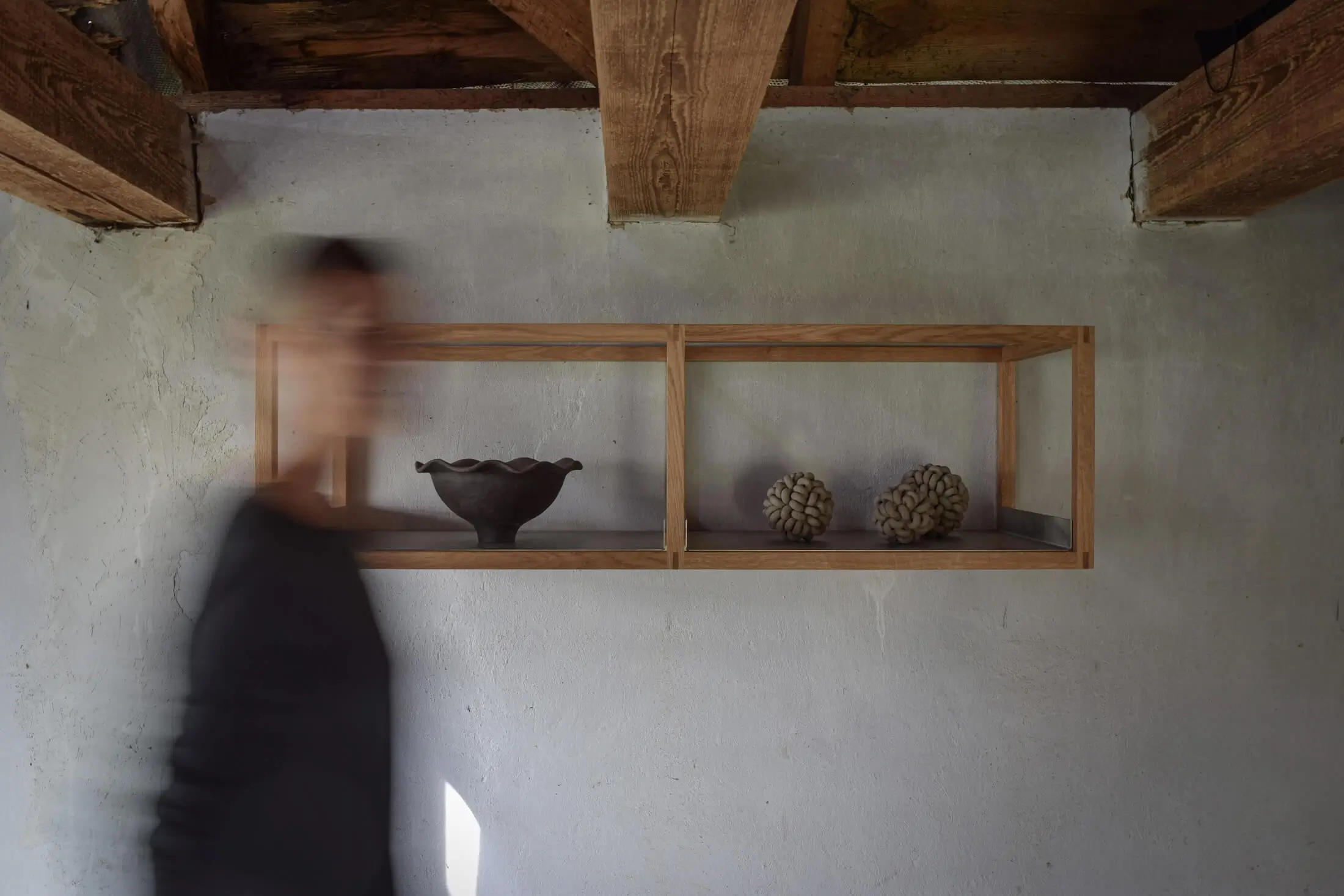 25×25-shelf_kongacph_open-shelf_display-shelf_birute_si-ceramic 25x25 open design shelf kongacph