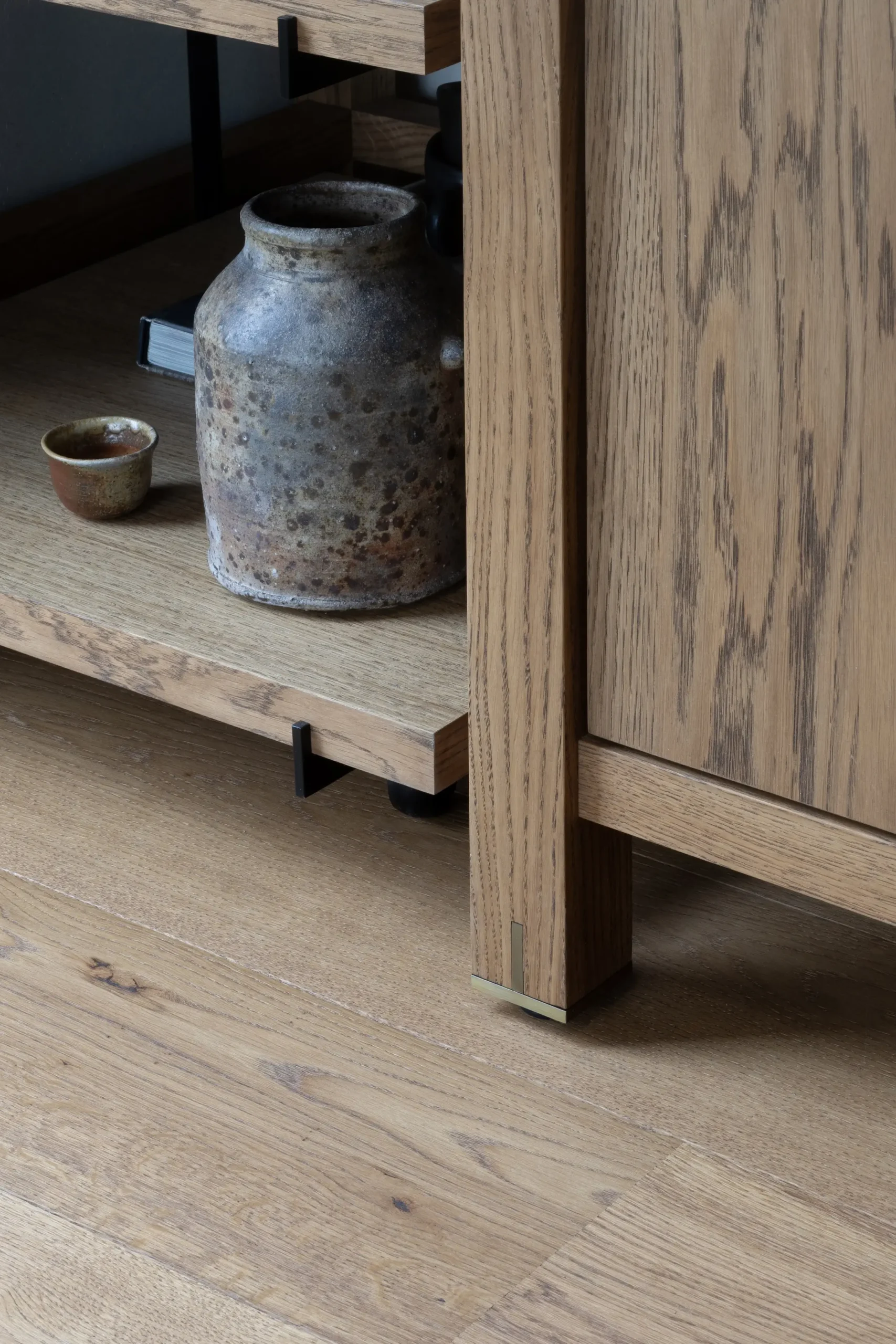 muku kitchen 22 brass detail muku wood design kongacph scaled