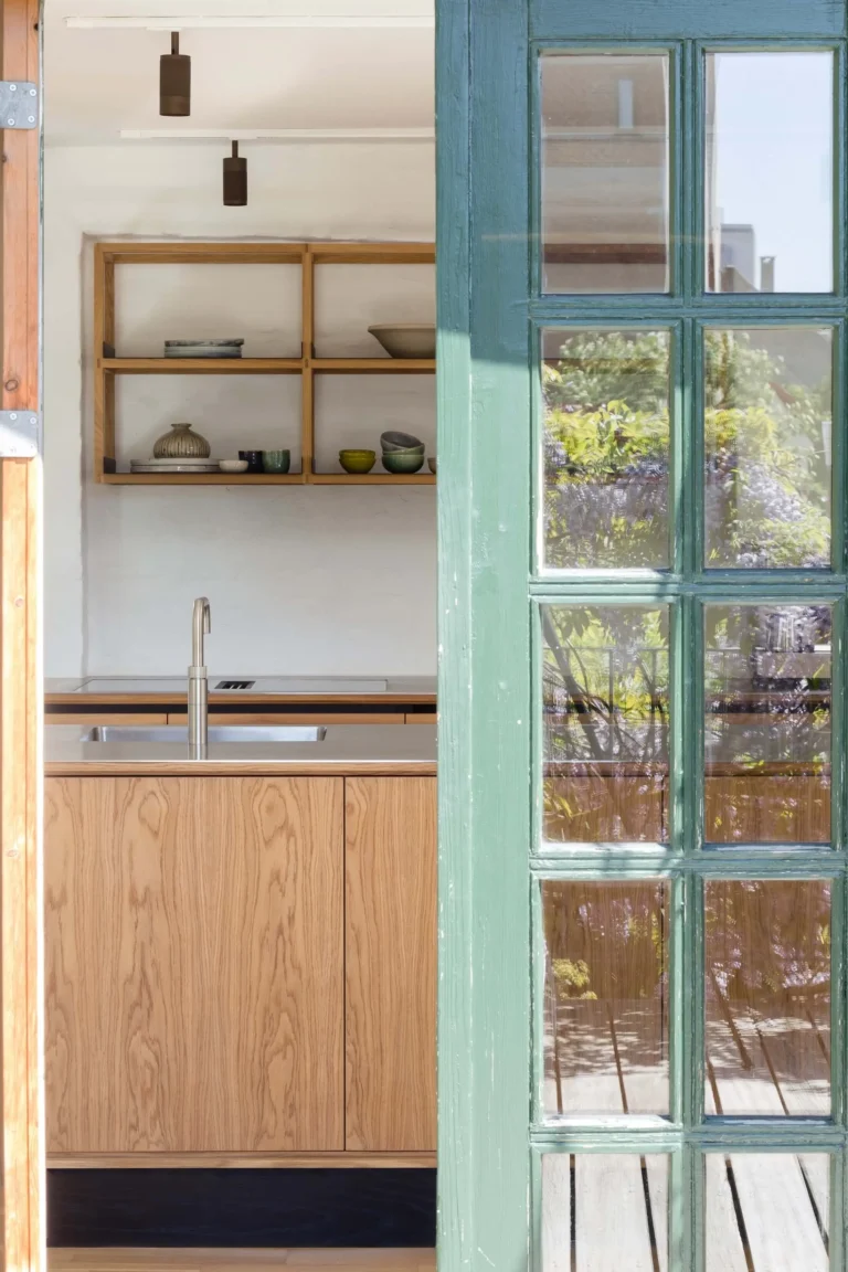 Custom wooden kitchen by Konga Kitchen with tenon joints, combining modern functionality and traditional craftsmanship.