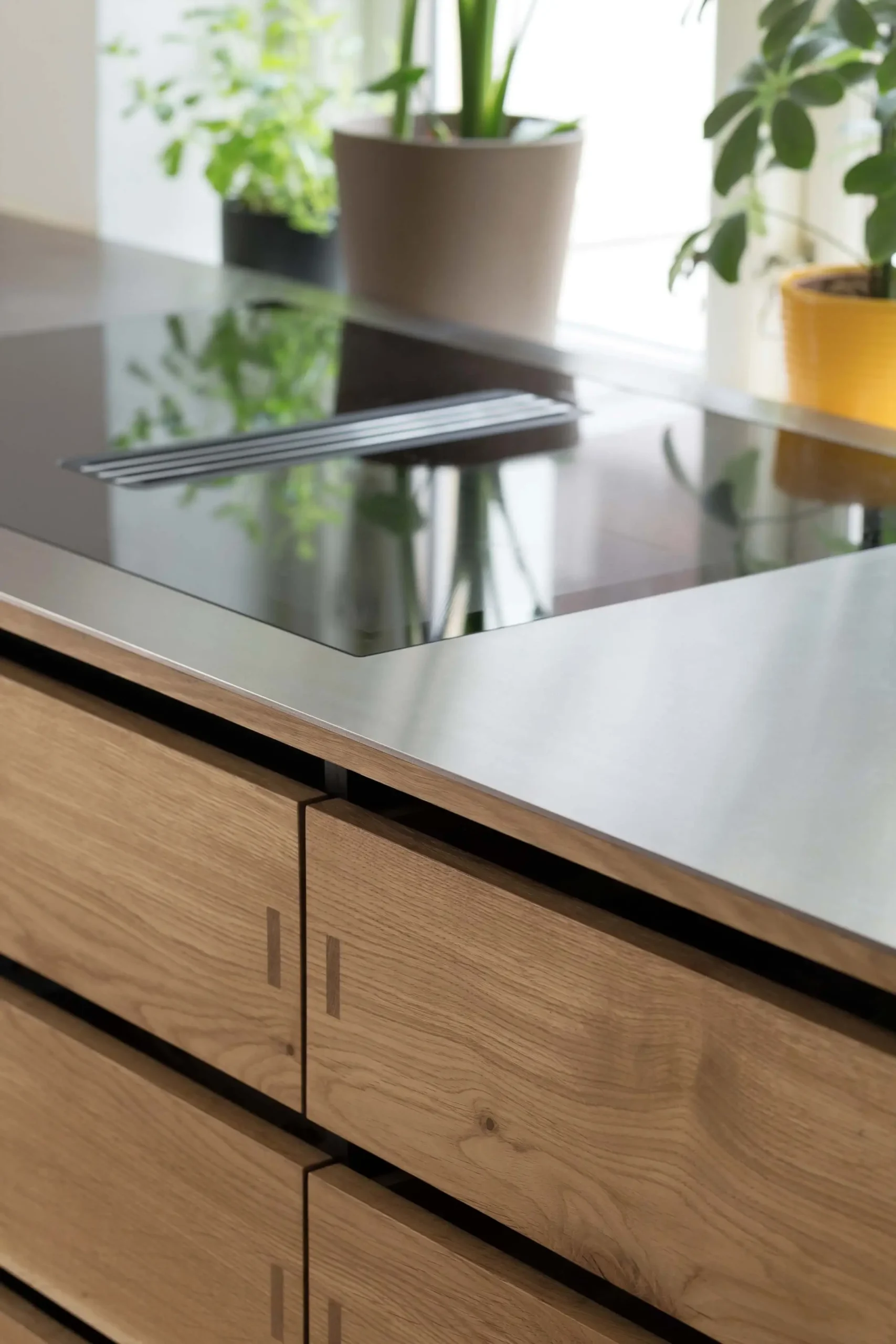 Oak Kitchen in Natural Tones 22 tenon joinery scandinavian kitchen kongacph scaled